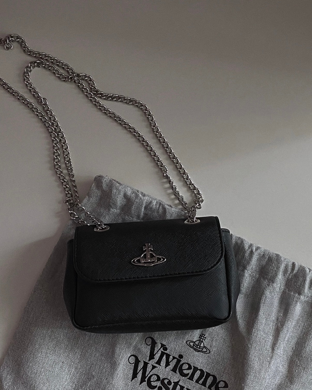 Vivienne Westwood Small Derby Bag with Chain 經典黑色十字紋［約會