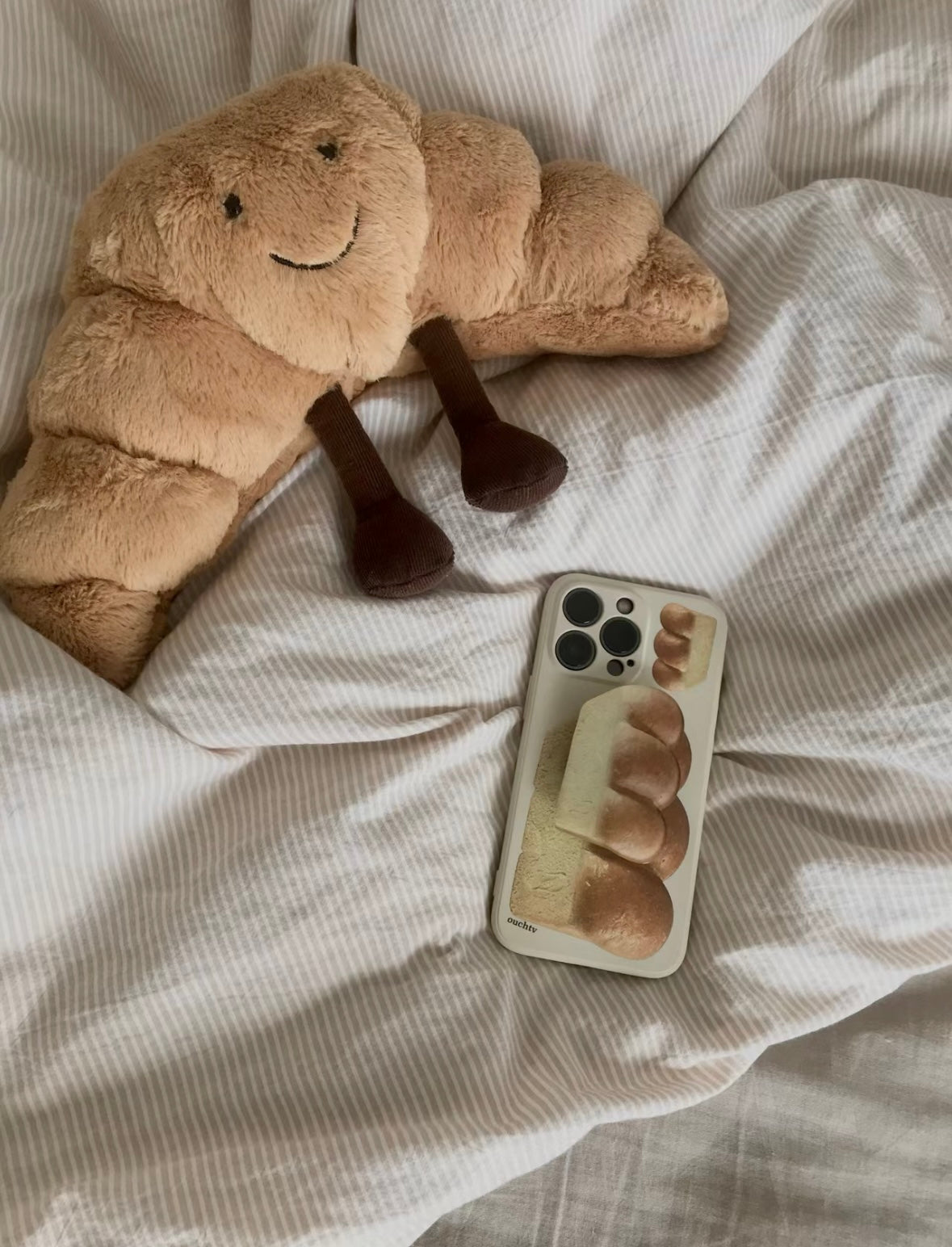 Jellycat Amuseable Croissant (33cm)