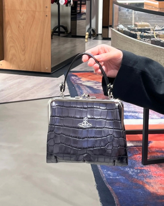 Vivienne Westwood Granny Frame Purse 經典餃子袋 SS25春季最新鐵灰鱷魚皮
