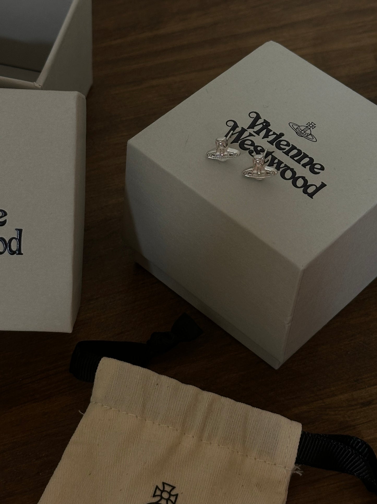 Vivienne Westwood Oslo Earrings (925 純銀)