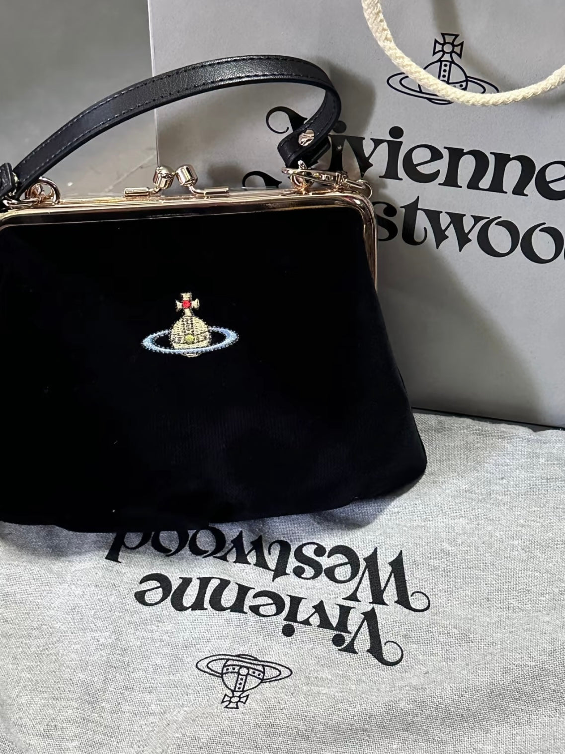 Vivienne Westwood Granny Frame Purse 經典餃子袋 天鵝絨VELVET