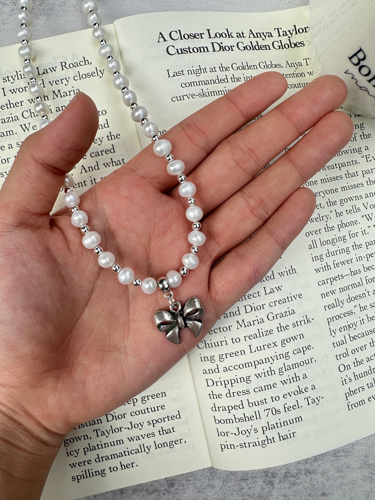 Otro Accesorio X Morningirls 首度聯乘自家製頸鏈 - Mini Bow Pearl Choker
