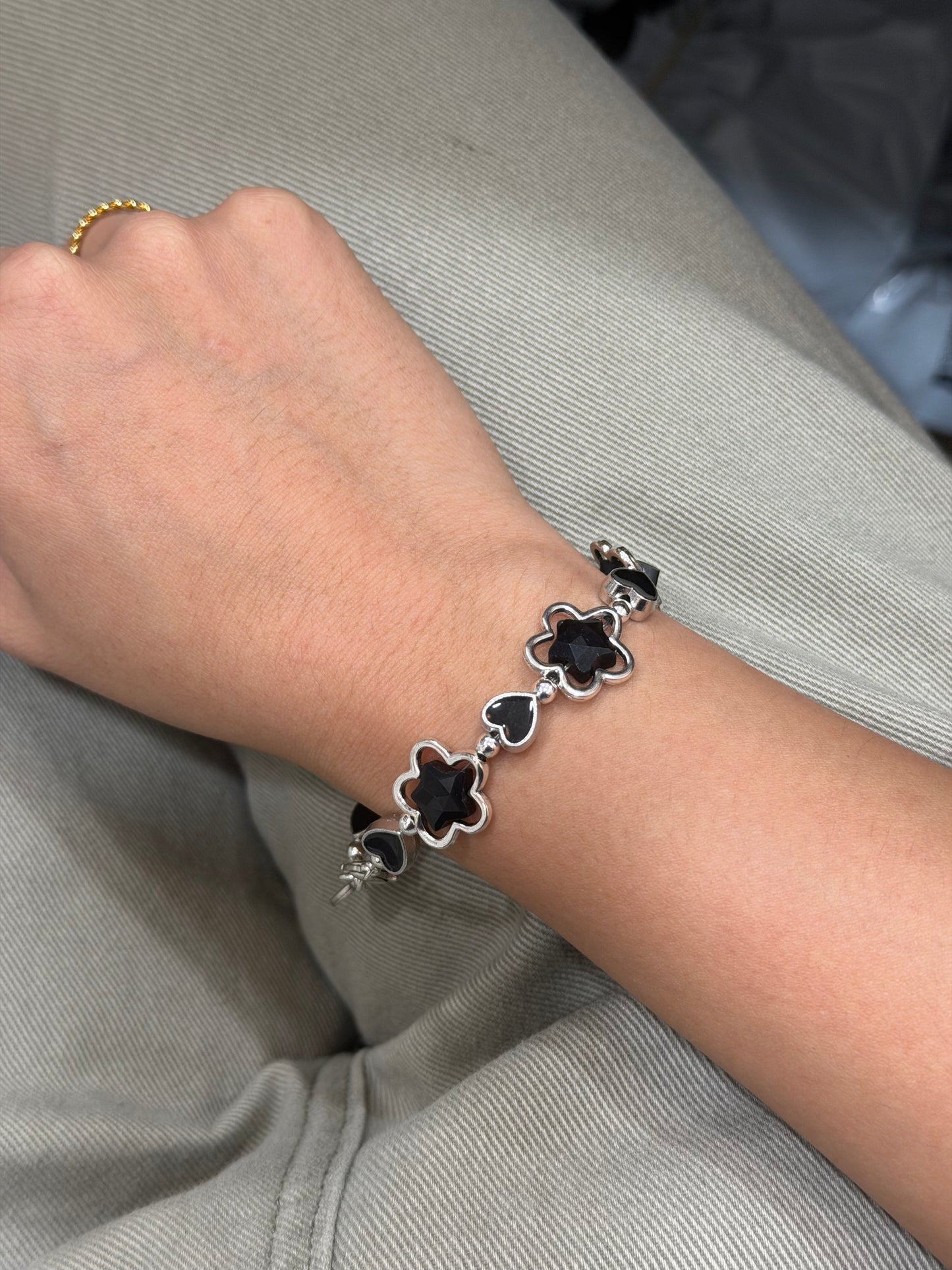 Otro Accesorio 西班牙手工飾物 - Black Flower & Star Layered Heart Bracelet