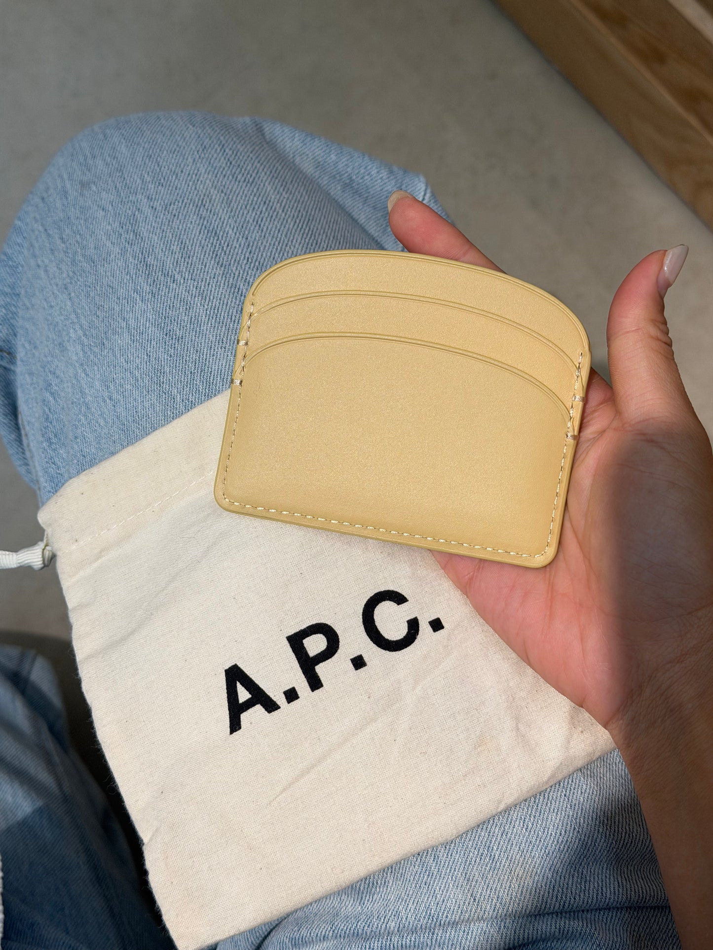 APC Demi-Lune Half Moon Cardholder