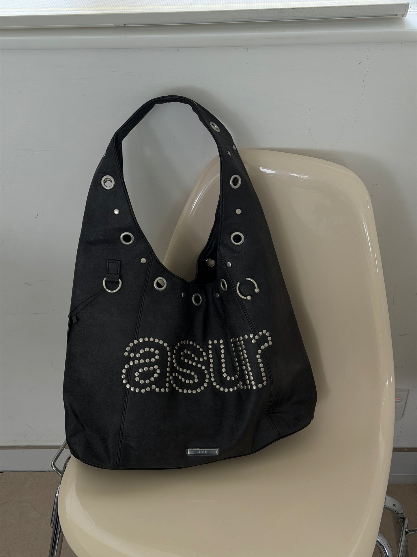 Asur Crash Eyelet 韓國選物🇰🇷窩釘經典Logo單肩袋［限時優惠中 超推薦必入!］