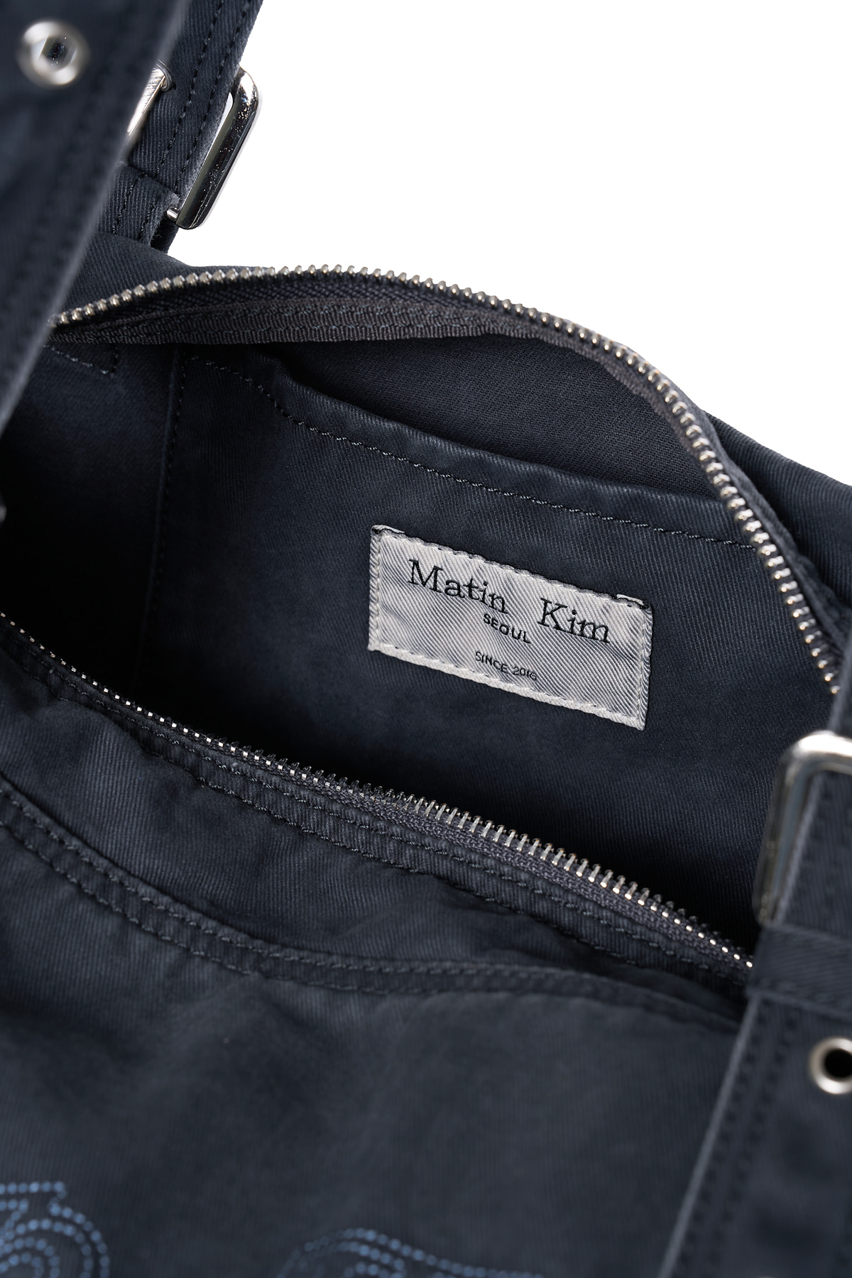 韓國選物🇰🇷 Matin Kim Vintage Washed Cotton Duffel Bag 復古水洗棉質圓筒袋［街頭復古感 質感隨性搭！］