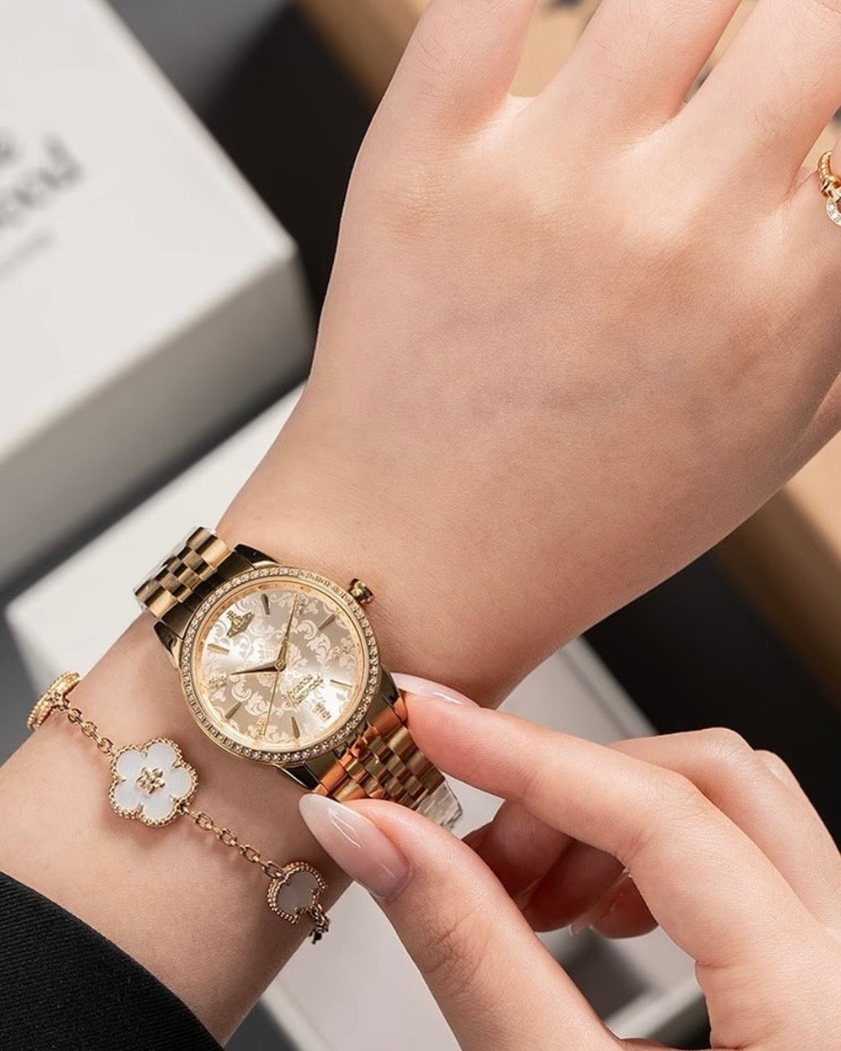 Vivienne Westwood Wallace Watch 32mm  [絕美霧灰藍浮雕超便宜預訂優惠中 旺角門市有實物看]