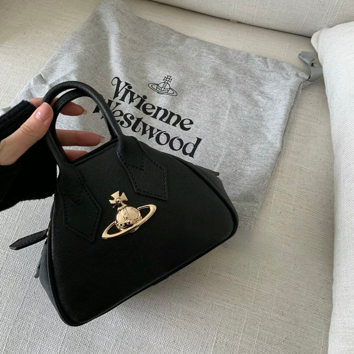 Vivienne Westwood Mini Yasmine Bag 復古金十字紋