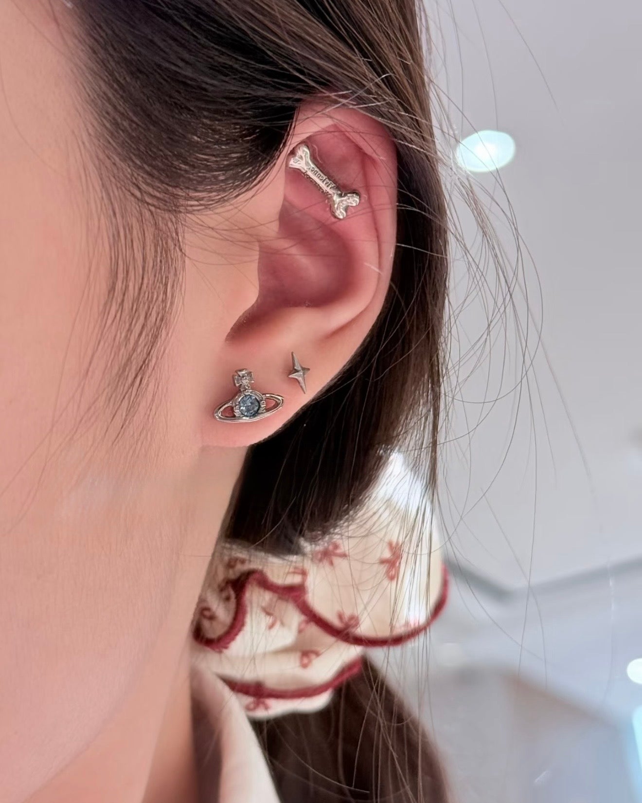 Vivienne Westwood Nano Solitaire Earrings 大人氣小耳環 2026最新配色上架 限定3天新品優惠一件即減HK$20/TW$75 [超美夏日櫻花粉&牛仔藍 小尺寸可放耳骨]