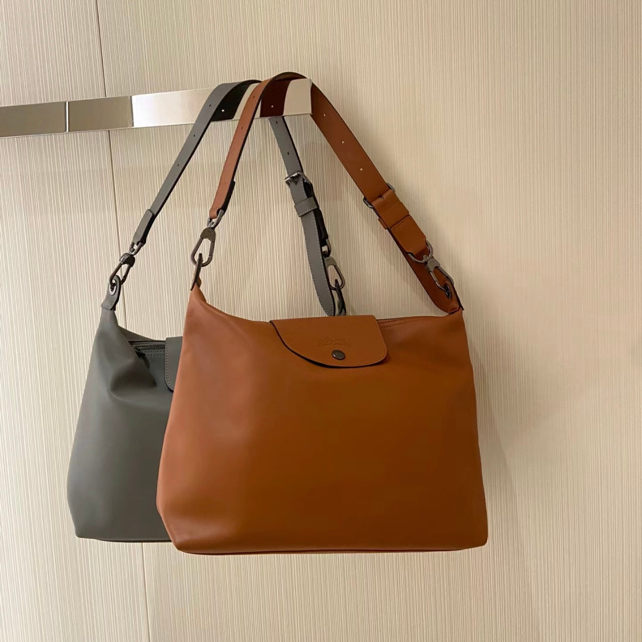 LONGCHAMP Le Pliage Xtra M Hobo Bag 真皮系列［最熱賣!］