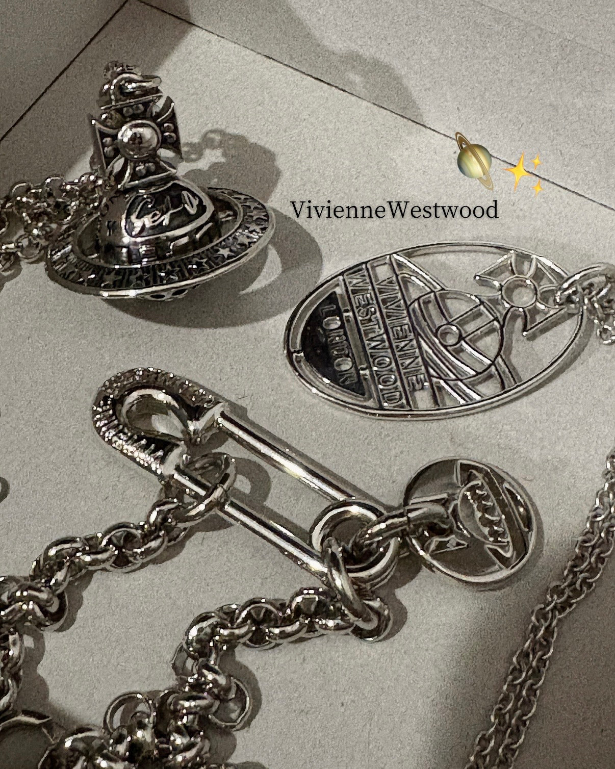 Vivienne Westwood Victorine Pendant Necklace [復古工業風做舊長鏈］