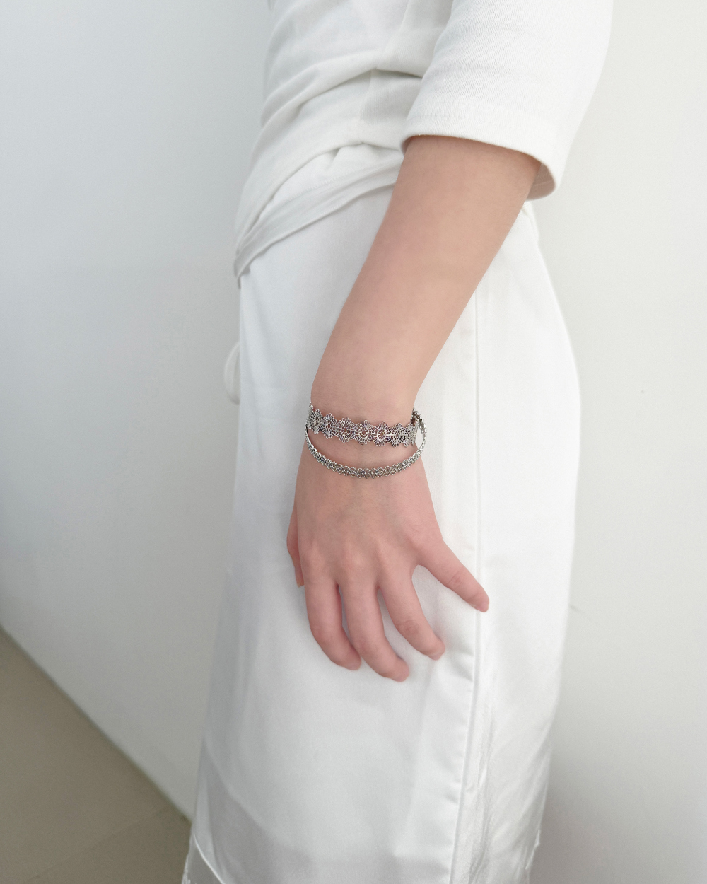 韓國選物🇰🇷 Grumpy Stuff Lace Flower Cuff Bangle