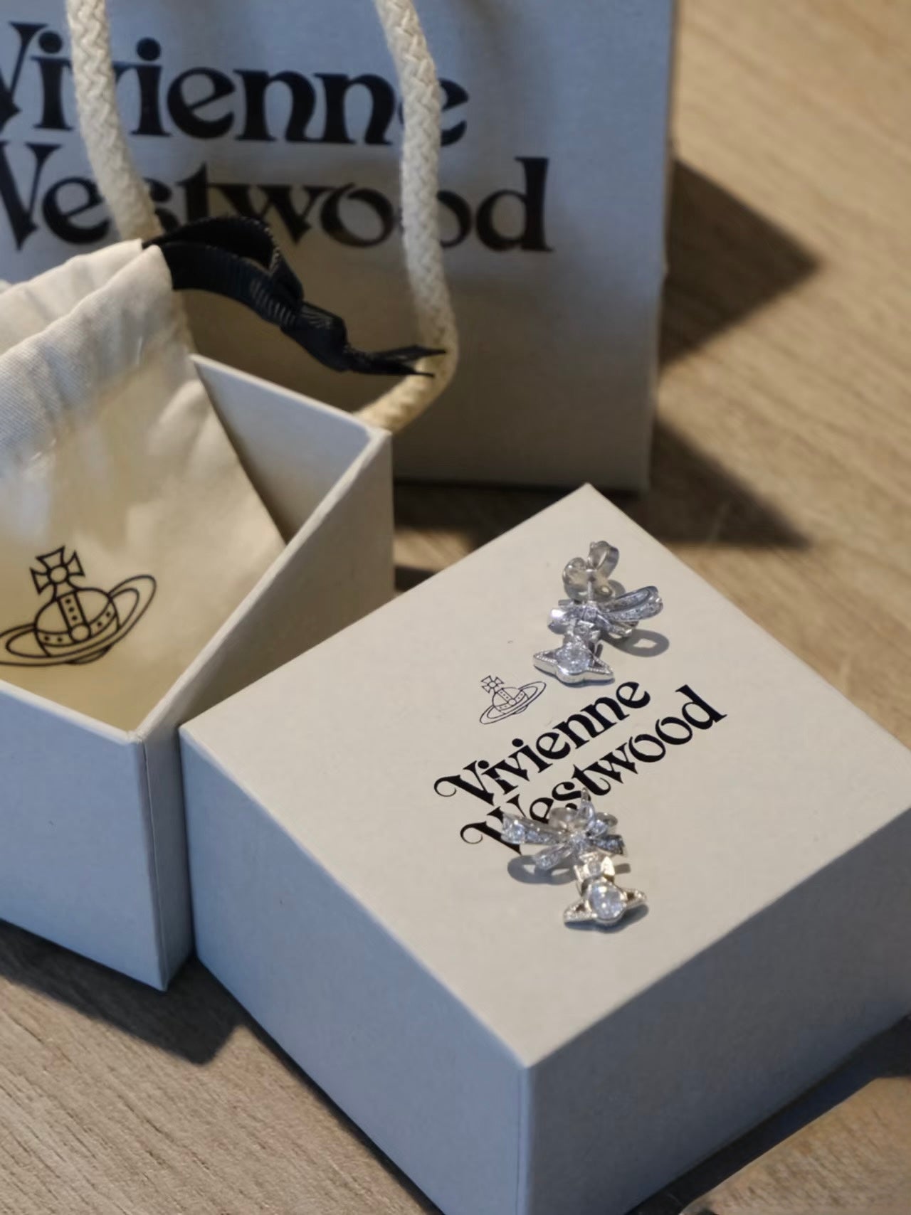 Vivienne Westwood Angelique Pendant Necklace 可愛蝴蝶結星球 925純銀 [最新上架 頸鏈手鏈耳環同步發售!]