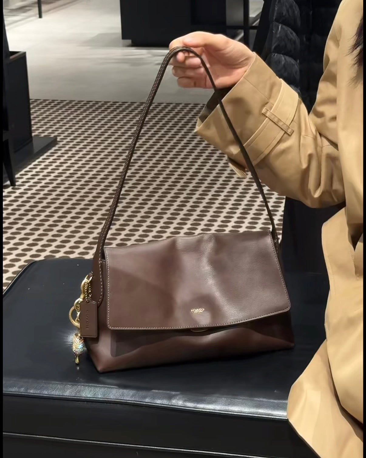 Coach Chelsea 30 郵差袋［2026年1月最新 內格小羊皮手感超好］