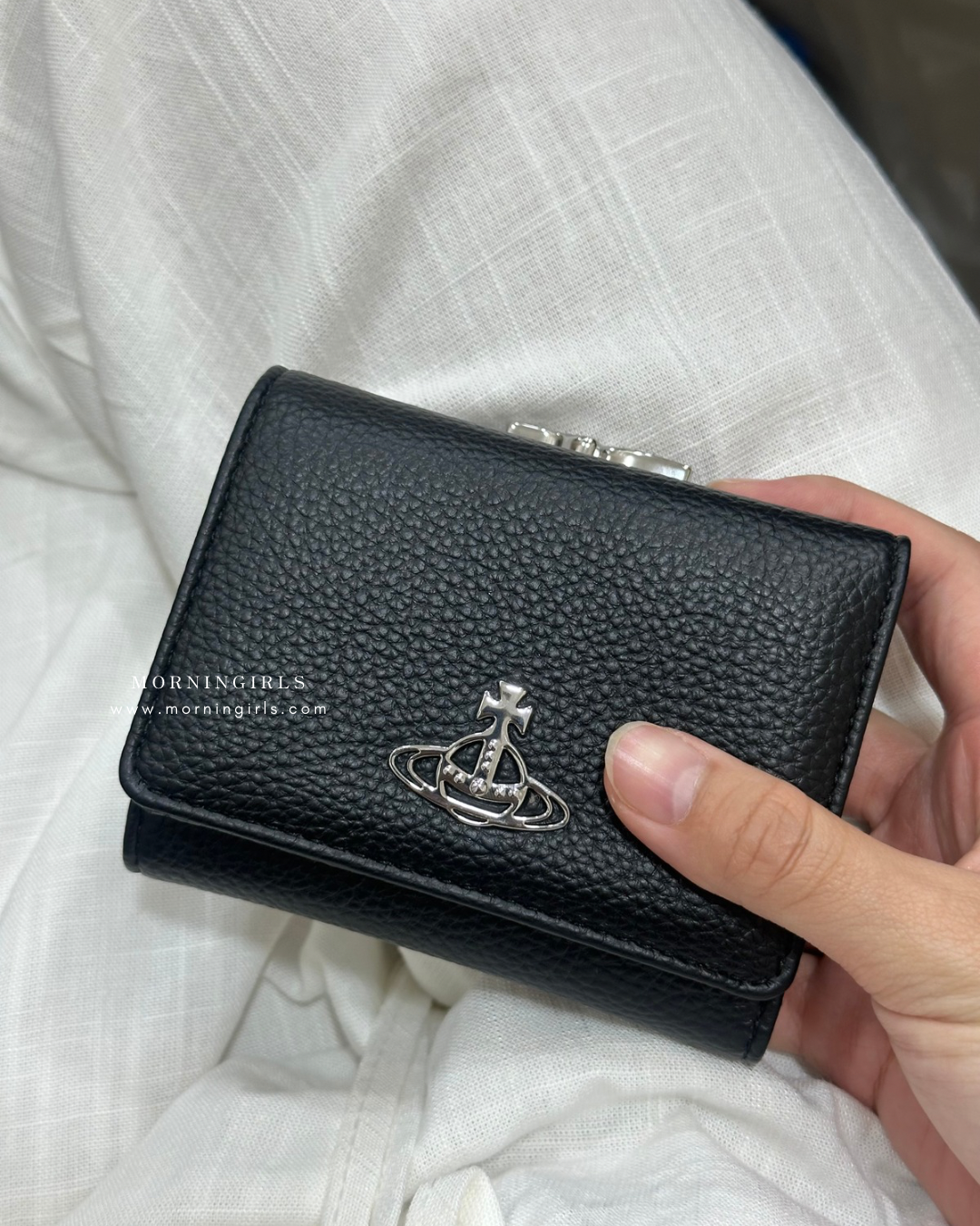 Vivienne Westwood Small Frame Wallet 黑銀荔枝皮［折扣中～極難補貨! 超罕有相位!]