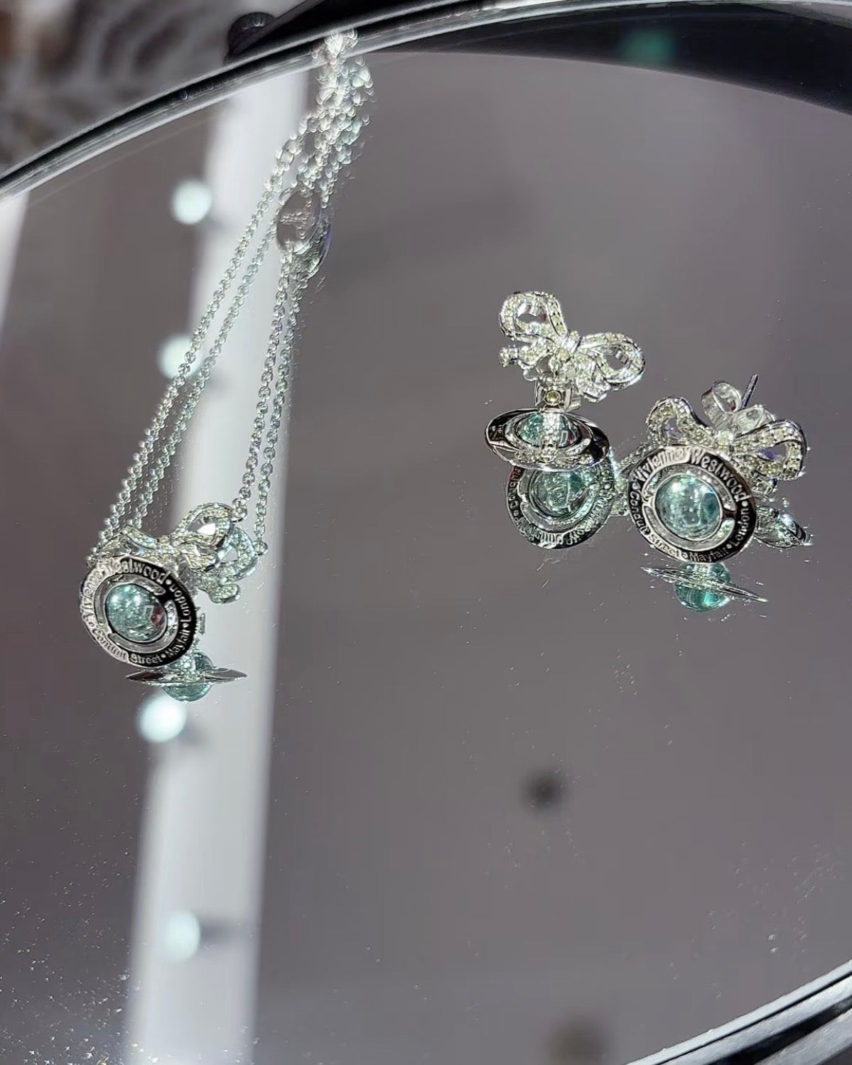 Vivienne Westwood Octavie Pendant Necklace 蝴蝶結星球 [冰川藍優惠中 100%純銀 IVE直井怜同款]