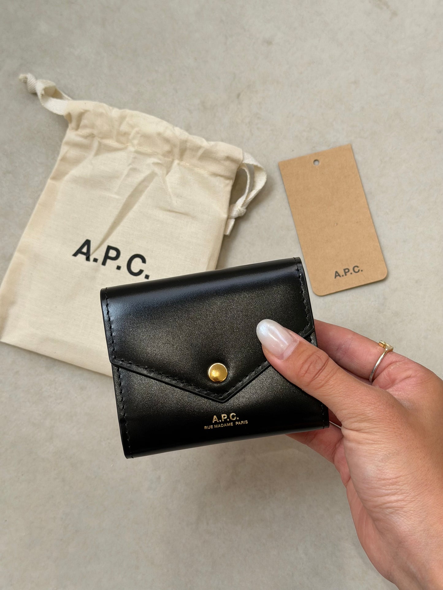 A.P.C. 信封三層真皮小銀包 [2026最新上架 零錢卡位加紙幣位]