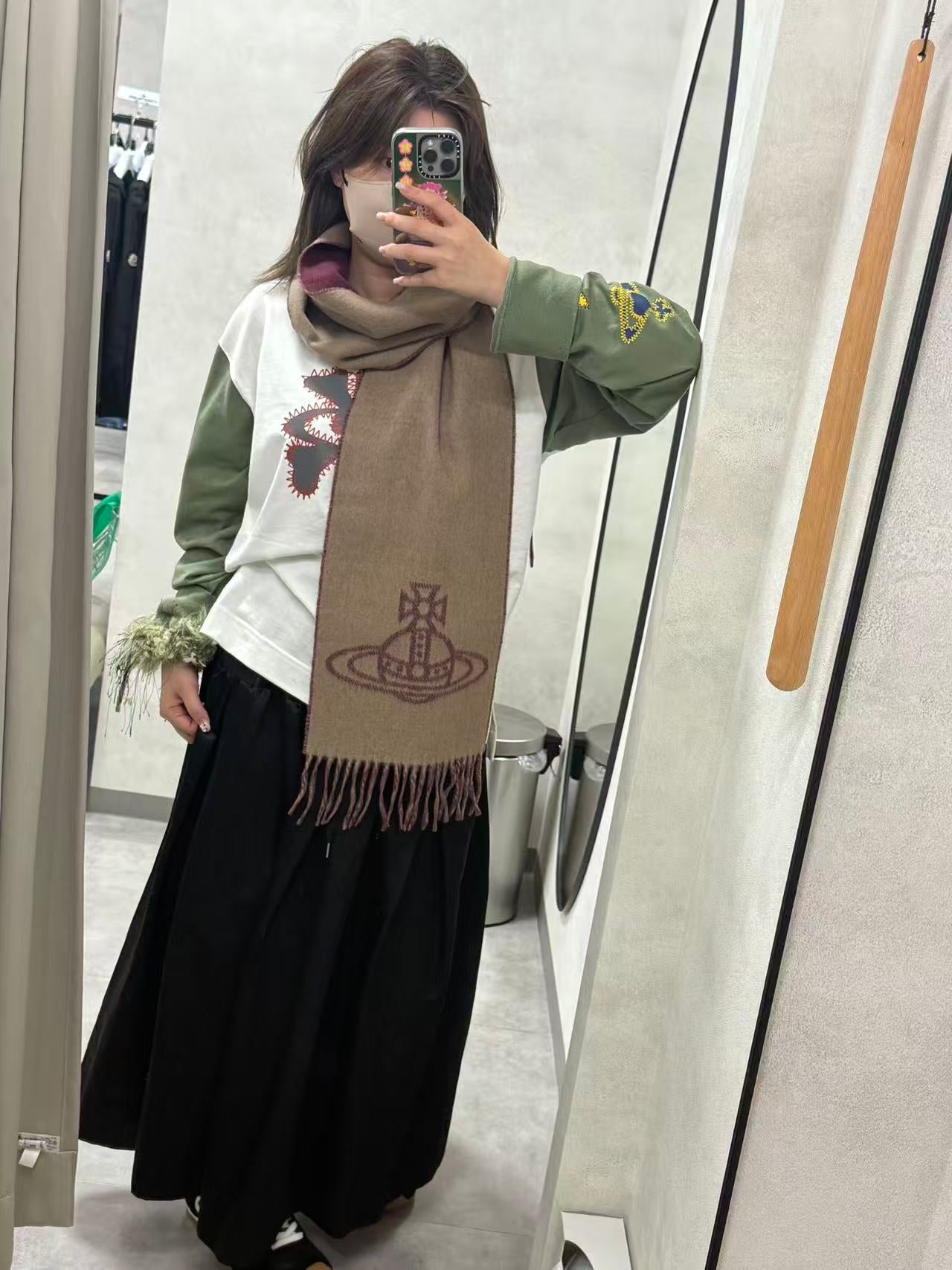 Vivienne Westwood Double ORB Logo Scarf (100% wool) [Black and brown are best-selling! Japanese version, made in Italy!] 