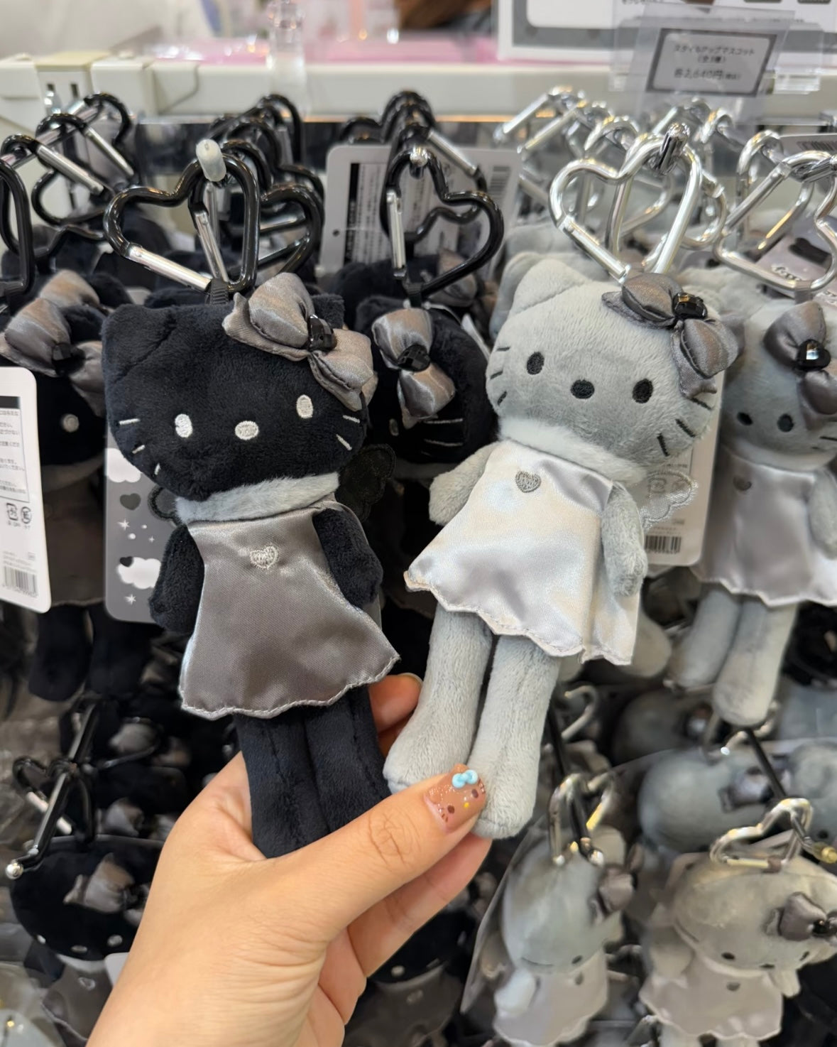 Long-legged Hello Kitty keychain, Japan exclusive Dark Angel [In-stock in Japan, extremely hard to buy!]