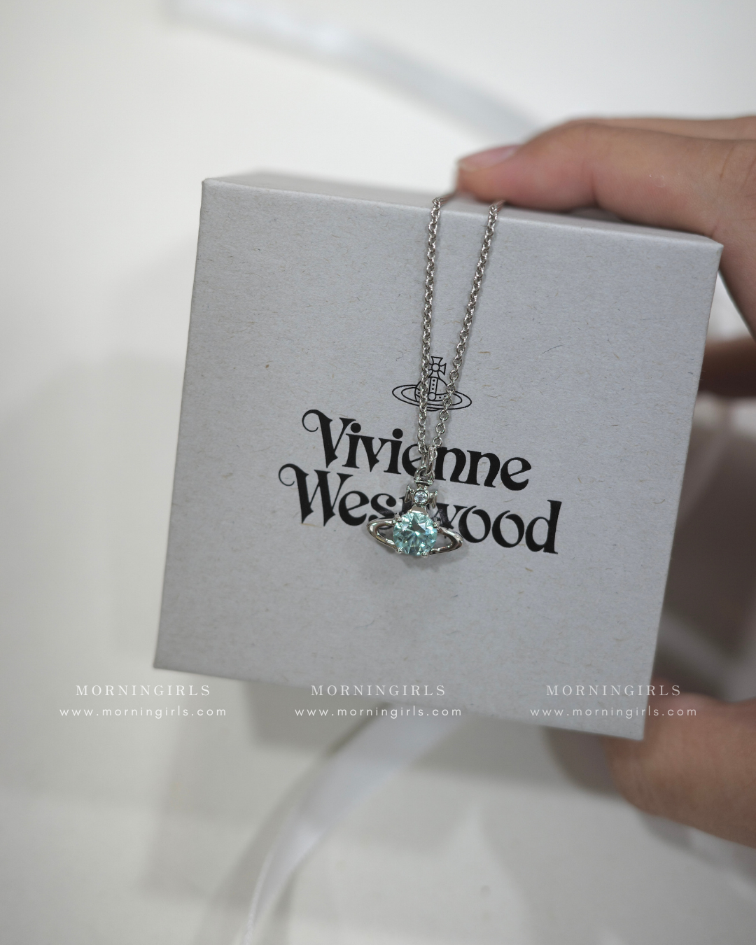 Vivienne Westwood Reina Necklace 低調精緻小鑽 2025最新限定冰川藍 耳環手鏈頸鏈全套上架 [絕美溫柔 超限量現貨發售中!]