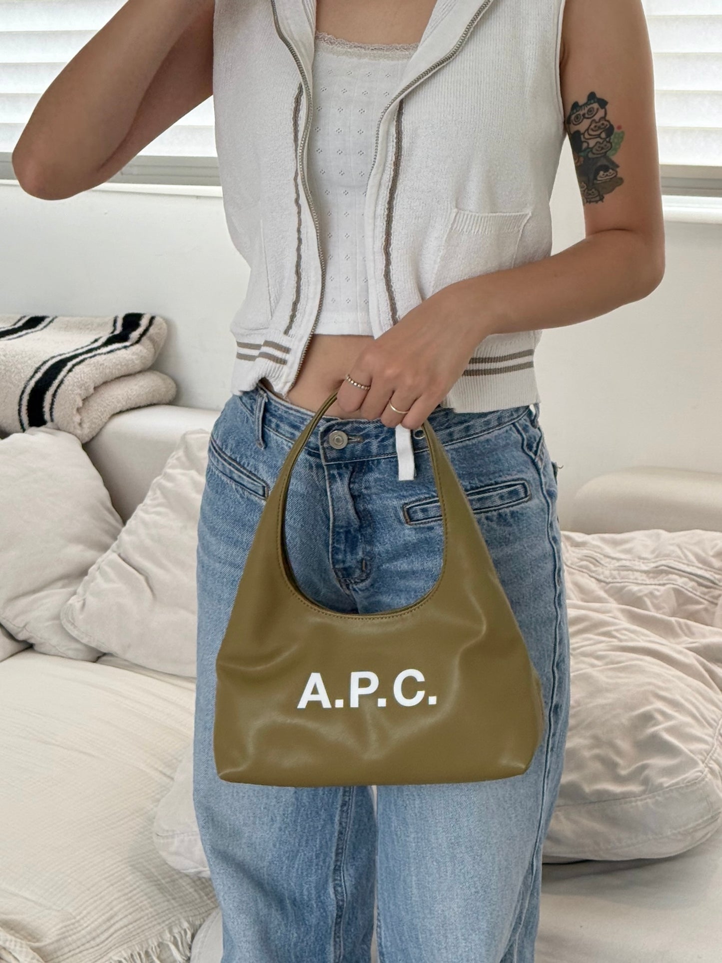 A.P.C. Baby Ninon Shoulder Bag［最新上架! 超可愛腋下袋!］