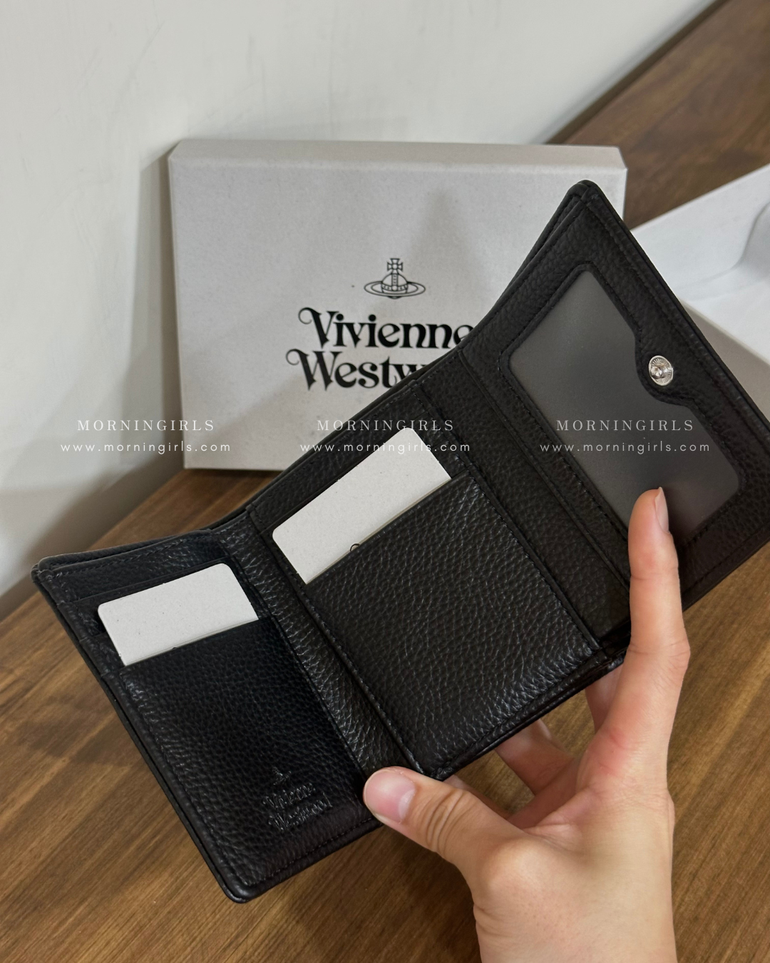 Vivienne Westwood Small Frame Wallet 黑銀荔枝皮［折扣中～極難補貨! 超罕有相位!]