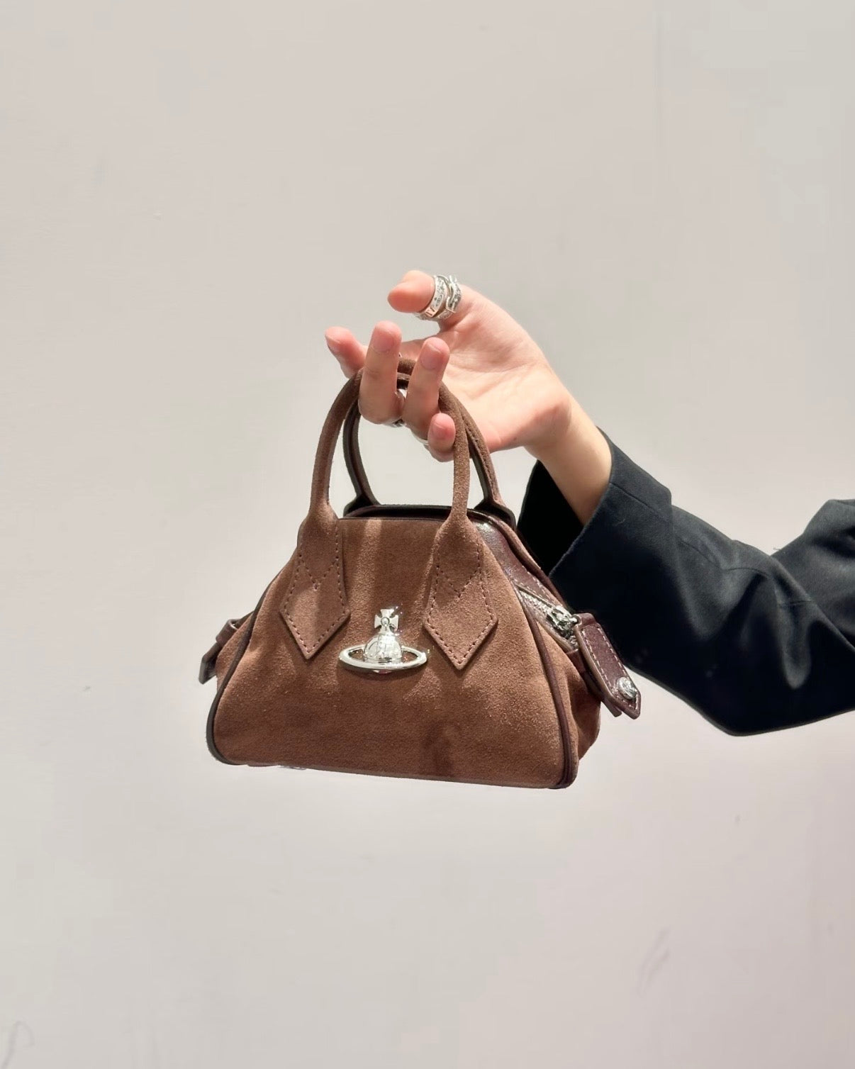 Vivienne Westwood Mini Yasmine Bag 最新限定復古猄皮系列 [38女神節優惠中]