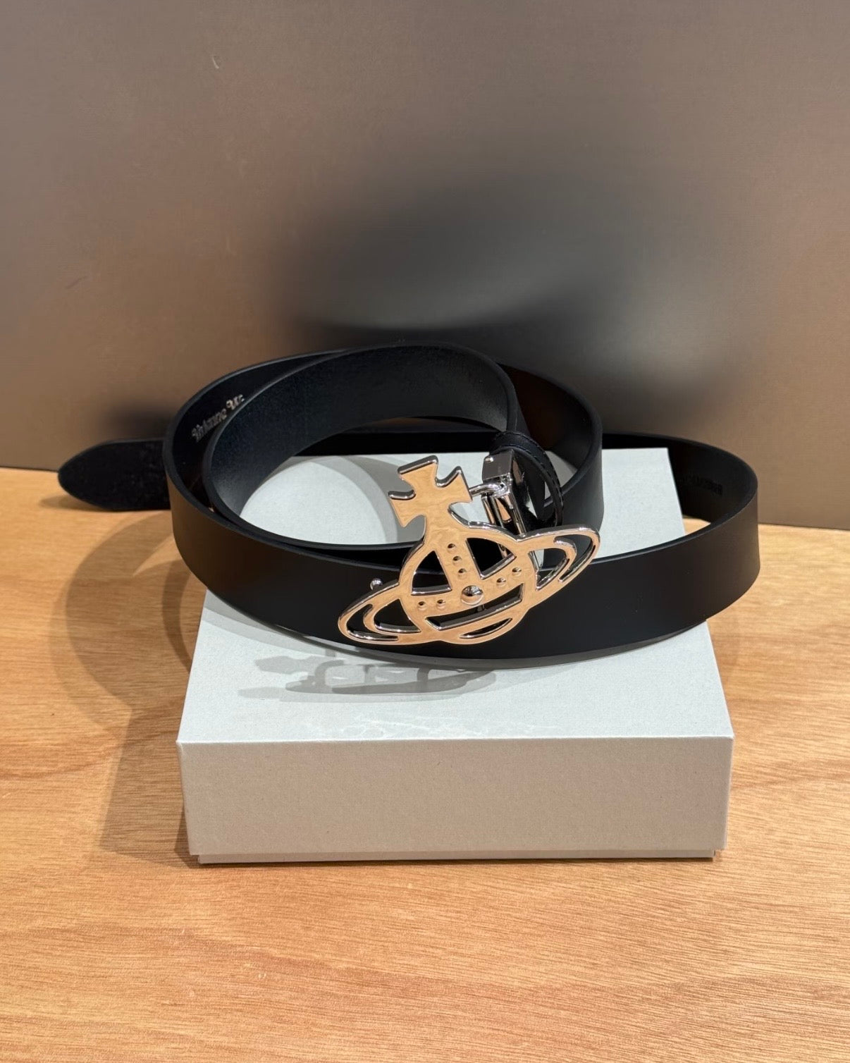 Vivienne Westwood Orb Buckle Belt 最新皮帶款