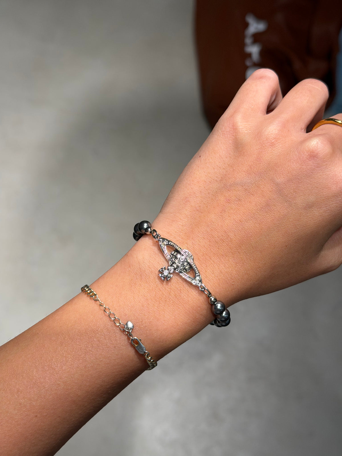Vivienne Westwood Mini Bas Relief Pearl Choker ［2026最新NANA暗黑灰!]