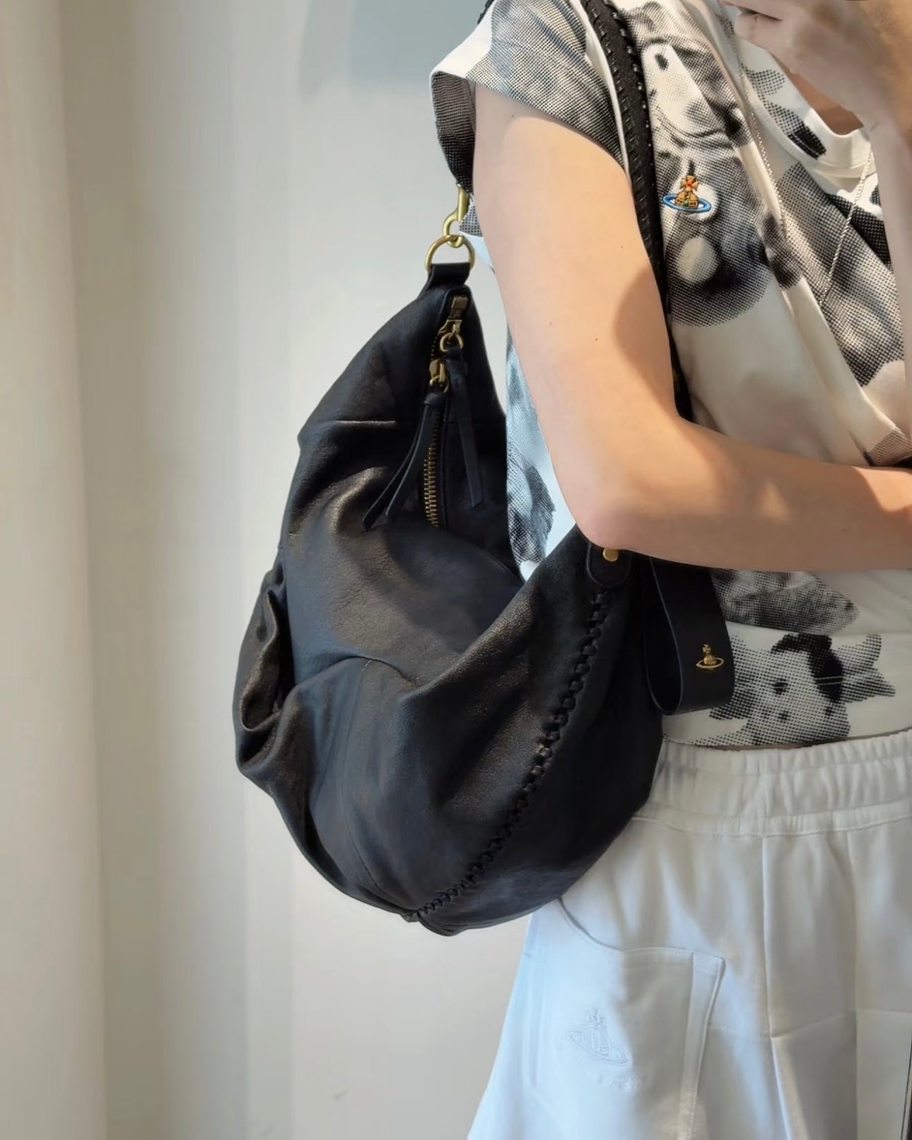 Vivienne Westwood Agnes Shoulder Bag 100%全牛皮超美牛角包［最新上架! 大推薦必入手Lemaire平替版 已自留!］