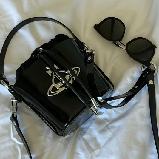 Vivienne Westwood Daisy Small Drawstring Bucket Bag 黑色漆皮［限時優惠中!］