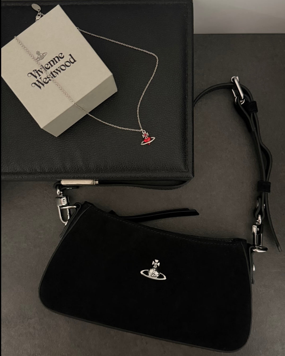 Vivienne Westwood Tasha Shoulder Phone Bag 最新腋下袋 [韓國aespa Winter同款 限量優惠現貨發售中!]