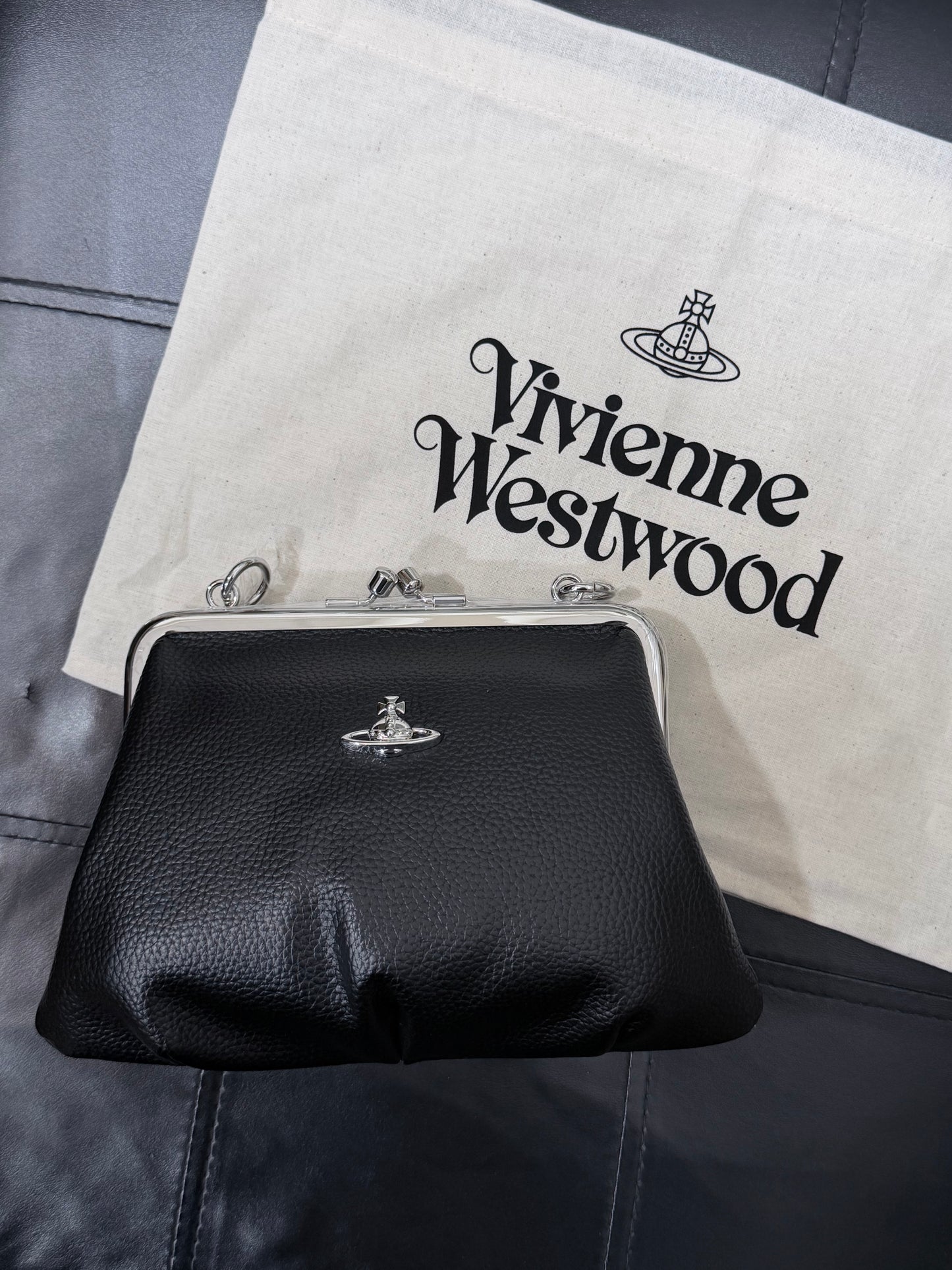 Vivienne Westwood Granny Frame Purse 經典餃子袋 黑色荔枝皮 [38女神節優惠中]
