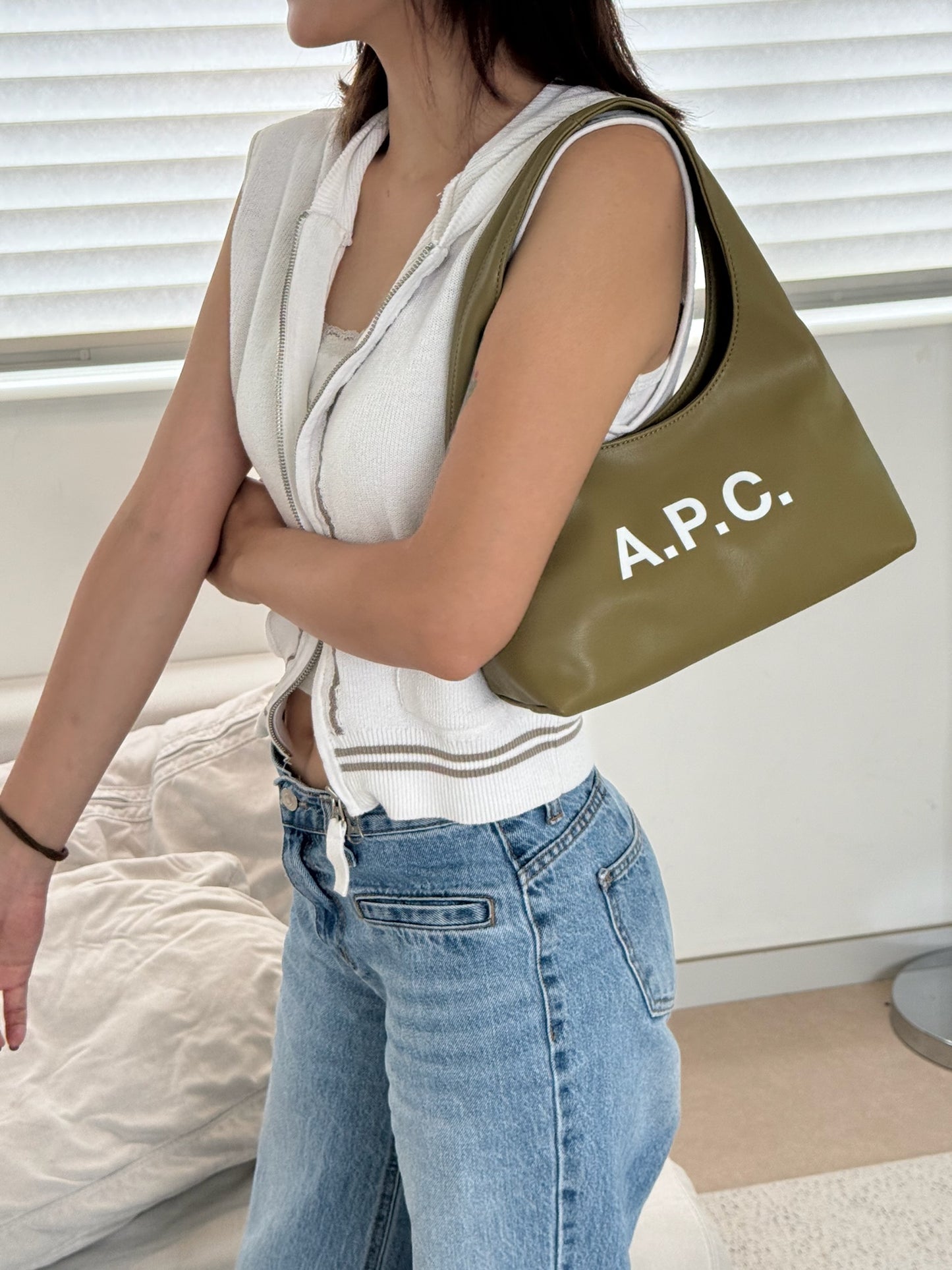 A.P.C. Baby Ninon Shoulder Bag［最新上架! 超可愛腋下袋!］