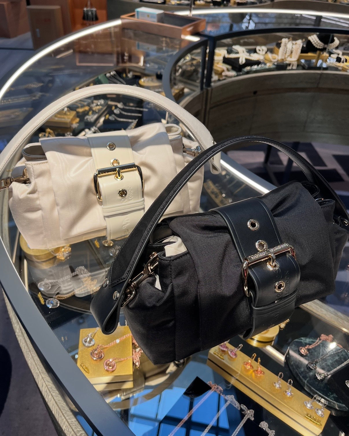 Vivienne Westwood Hazel Treasure Handbag 尼龍金扣腋下袋 [只有2個 2026最新春夏限定款］