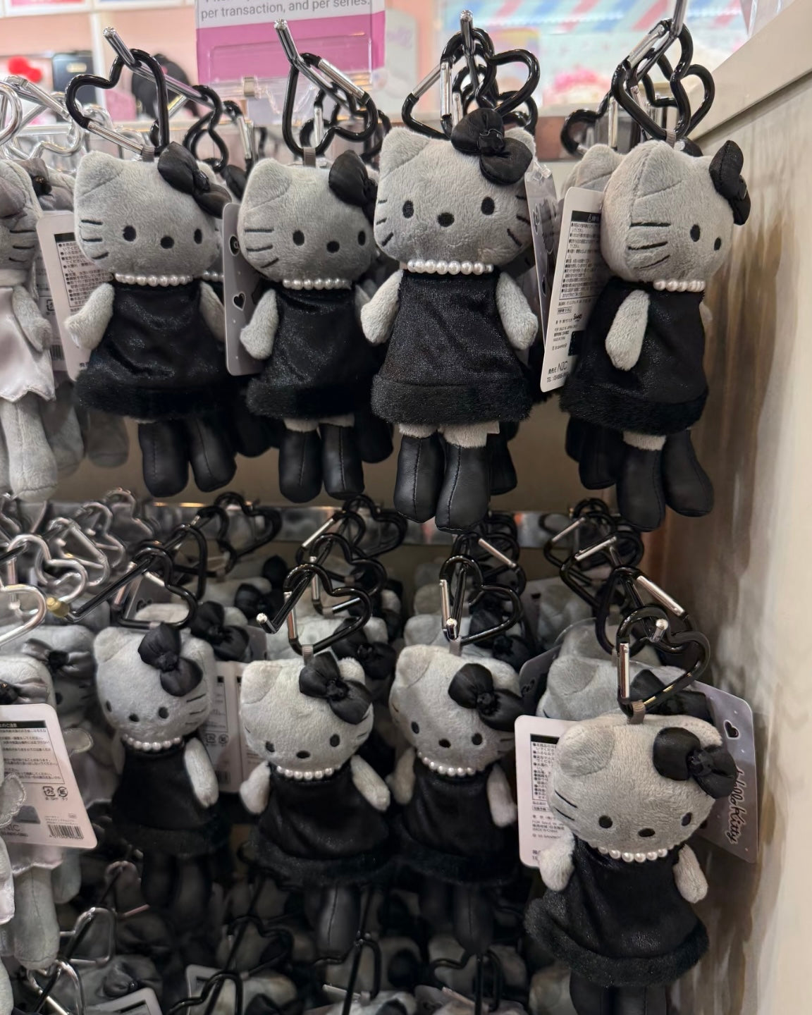 長腿 Hello Kitty 掛飾 𝜗𝜚 日本限定 黑灰天使系列 [日本首批預訂 10月下旬出貨 建議預先下單超難買!]