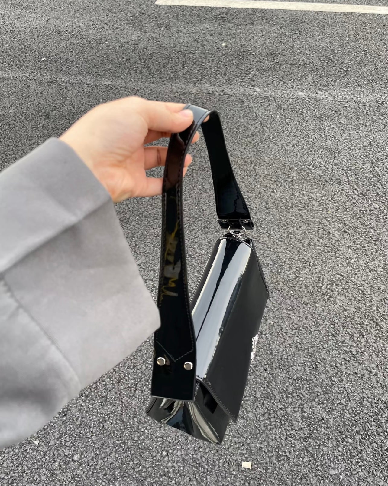 Vivienne Westwood Hazel Handbag 漆皮黑［最新上架! 限時優惠中!］