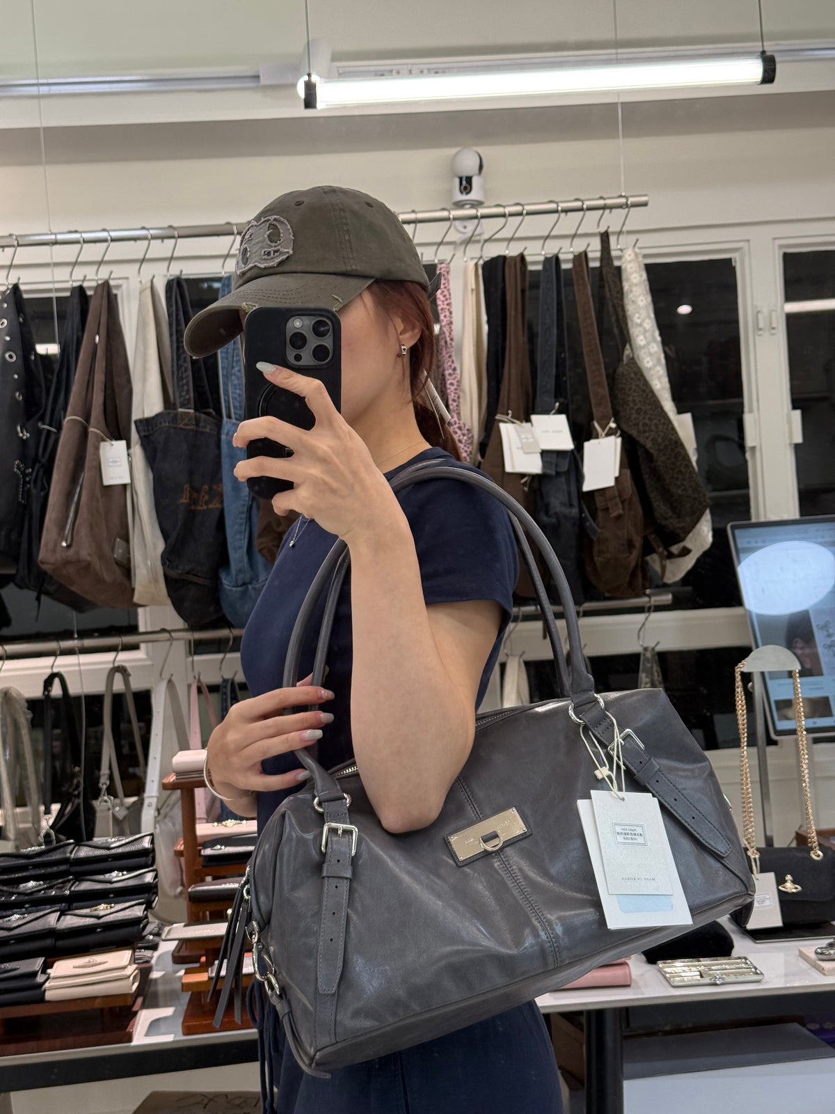 最新韓國選物🇰🇷Matin Kim Matin Soft Form Bowling Bag 復古軟皮保齡球袋［成熟復古感 輕成熟風格！］