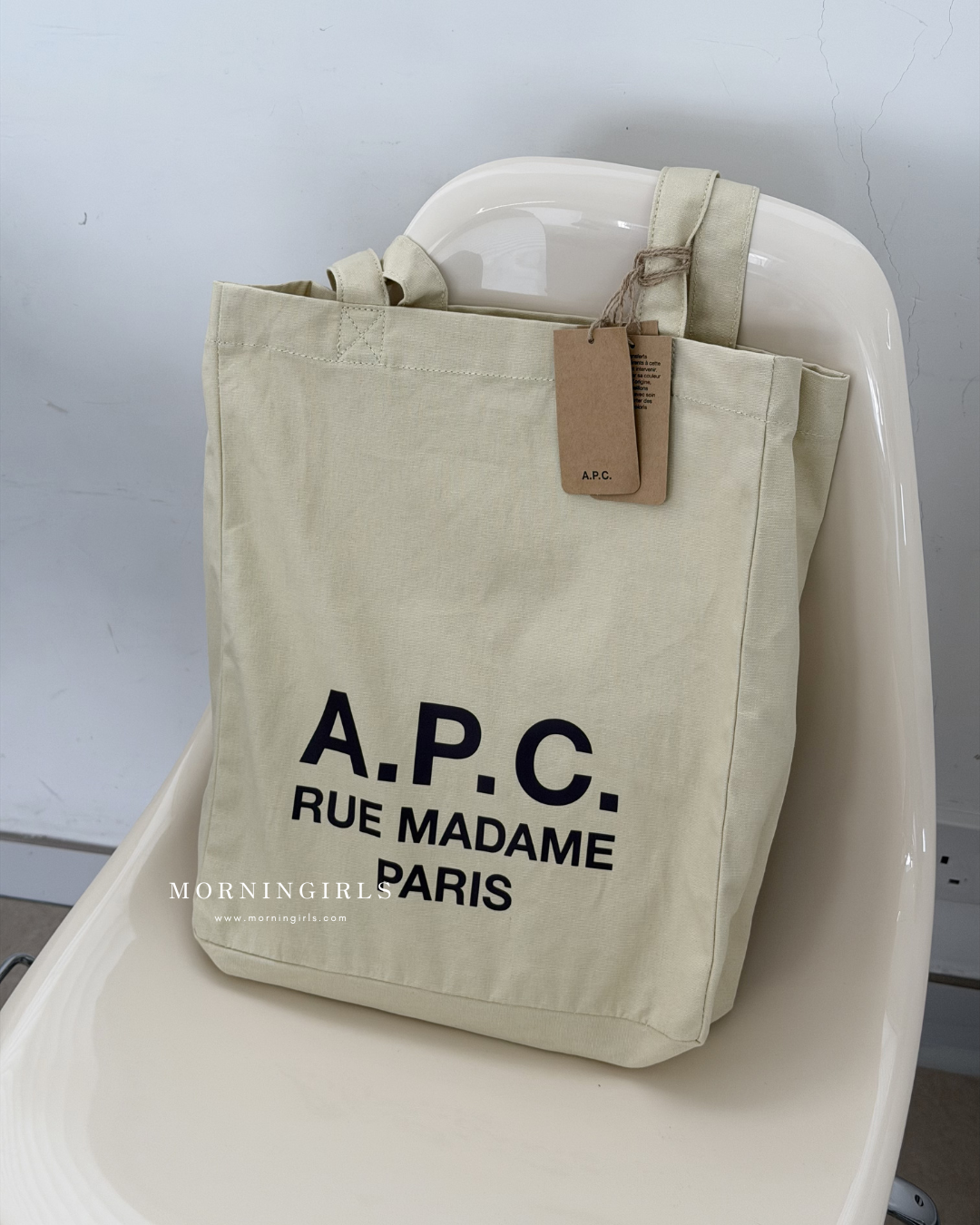 A.P.C. Off-White Lou 'Rue Madame 2.0' Tote [絕美法式感燕麥黃色]