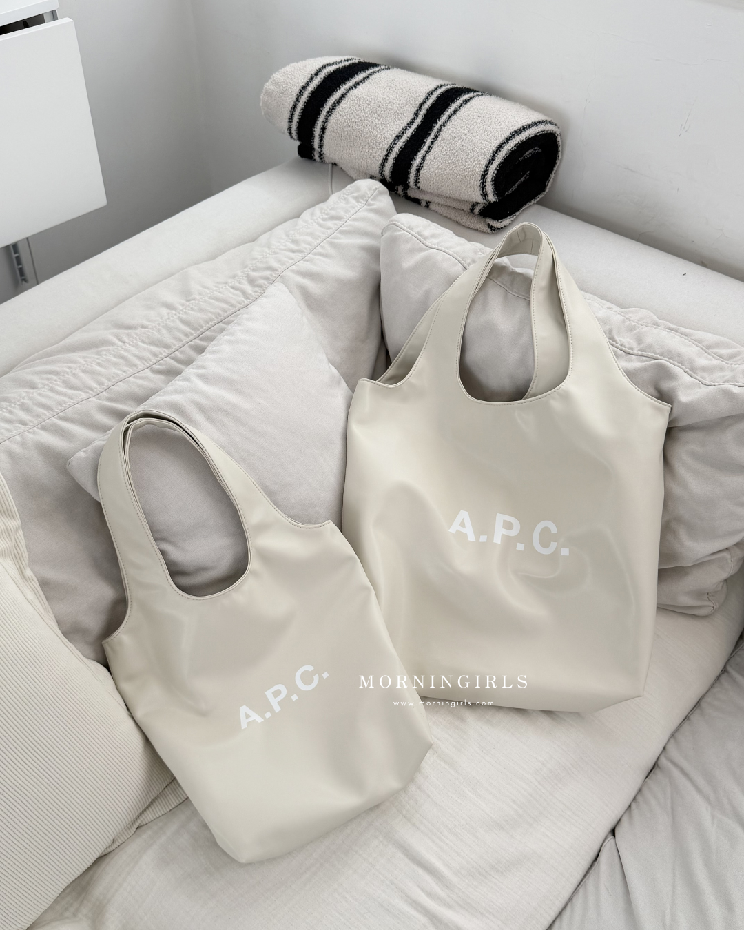 A.P.C. Ninon Tote Bag [SMALL] ［霧灰藍奶灰少量補貨 可放A4尺寸!]