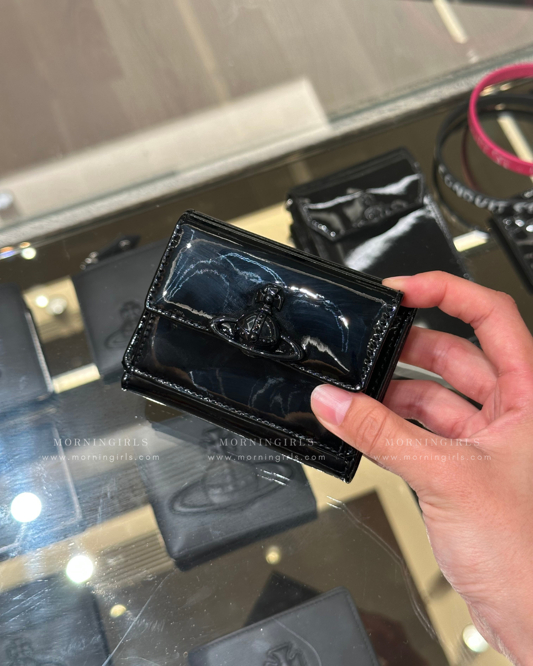 Vivienne Westwood 掌心三摺小銀包 漆皮黑 [限時折扣中!]