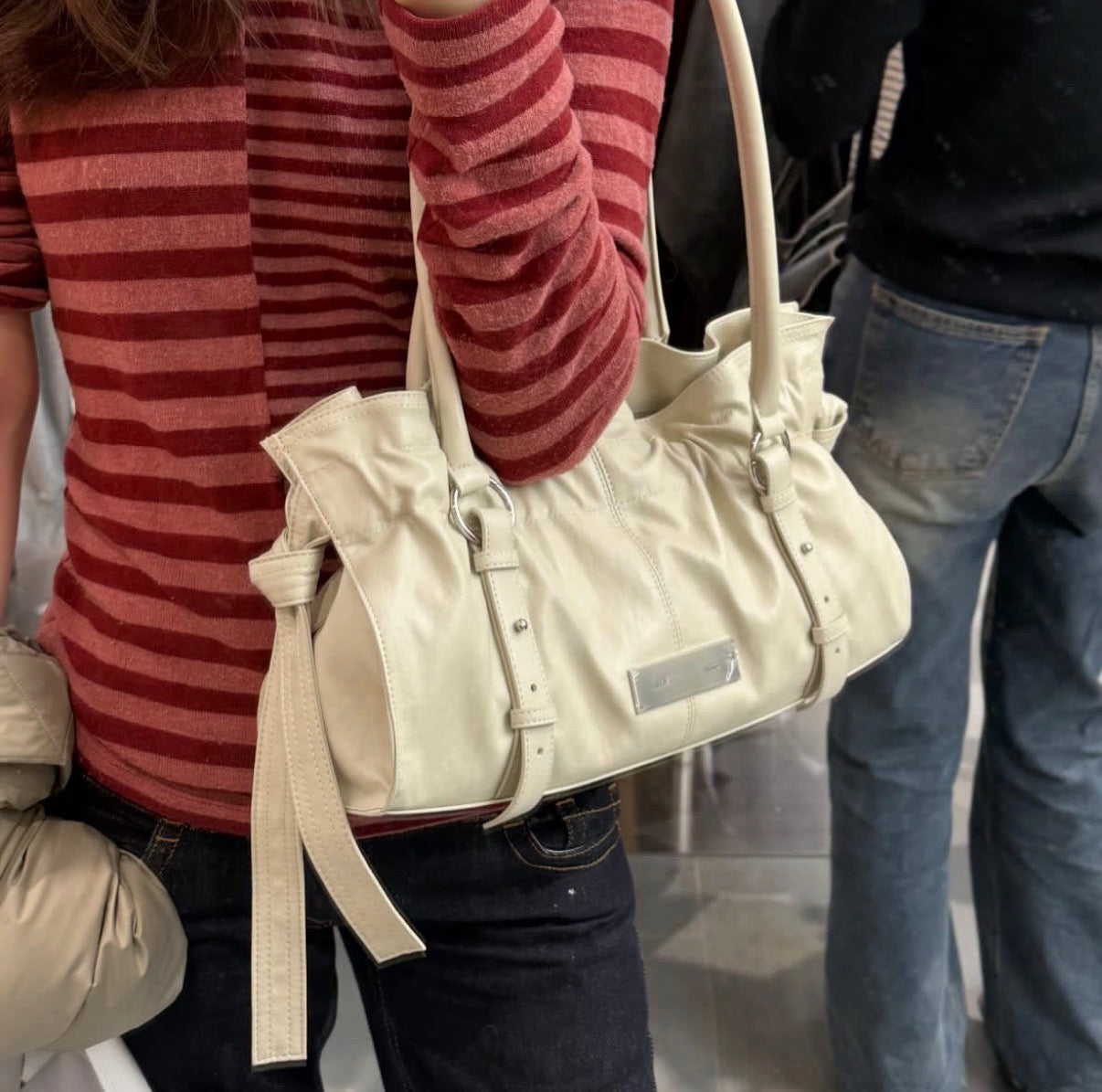Matin Kim Shirring Tie Buckle Shoulder Bag 最新韓國選物🇰🇷雲朵皮帶扣腋下袋［超熱賣! 極簡Boyish風］