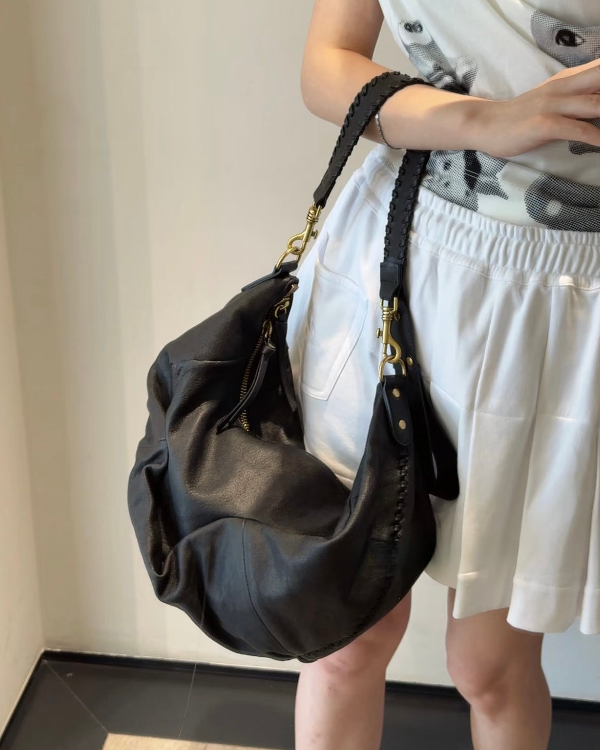 Vivienne Westwood Agnes Shoulder Bag 100%全牛皮超美牛角包［最新上架! 大推薦必入手Lemaire平替版 已自留!］