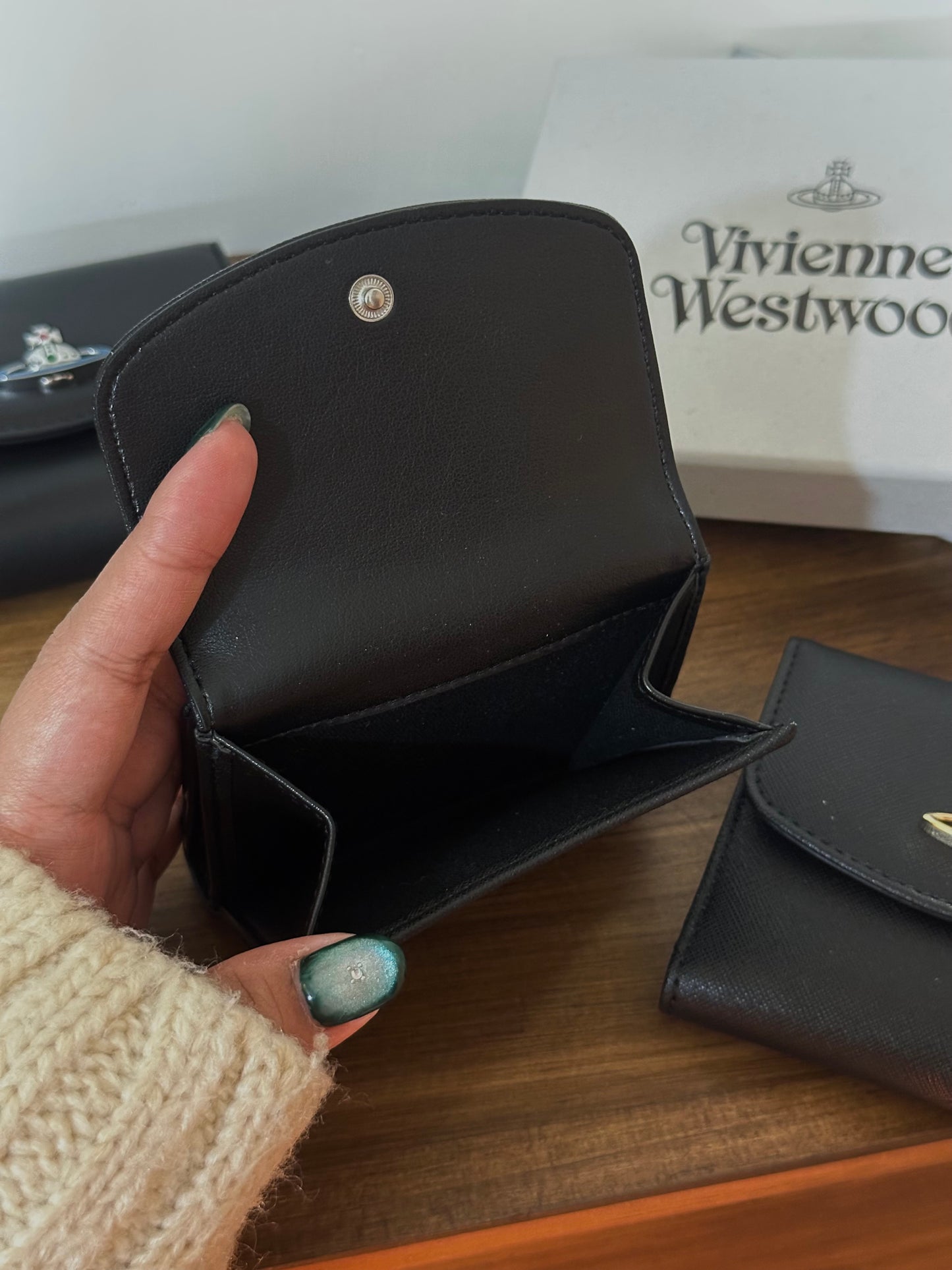 Vivienne Westwood Small Wallet 黑銀十字紋 [最新上架! 超罕有連相位銀包!]