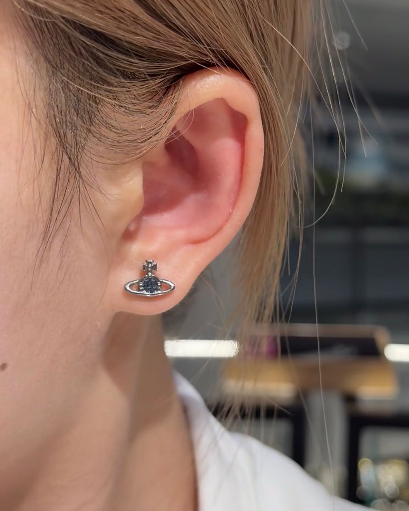 Vivienne Westwood Nano Solitaire Earrings 大人氣小耳環 2026最新配色上架 限定3天新品優惠一件即減HK$20/TW$75 [超美夏日櫻花粉&牛仔藍 小尺寸可放耳骨]