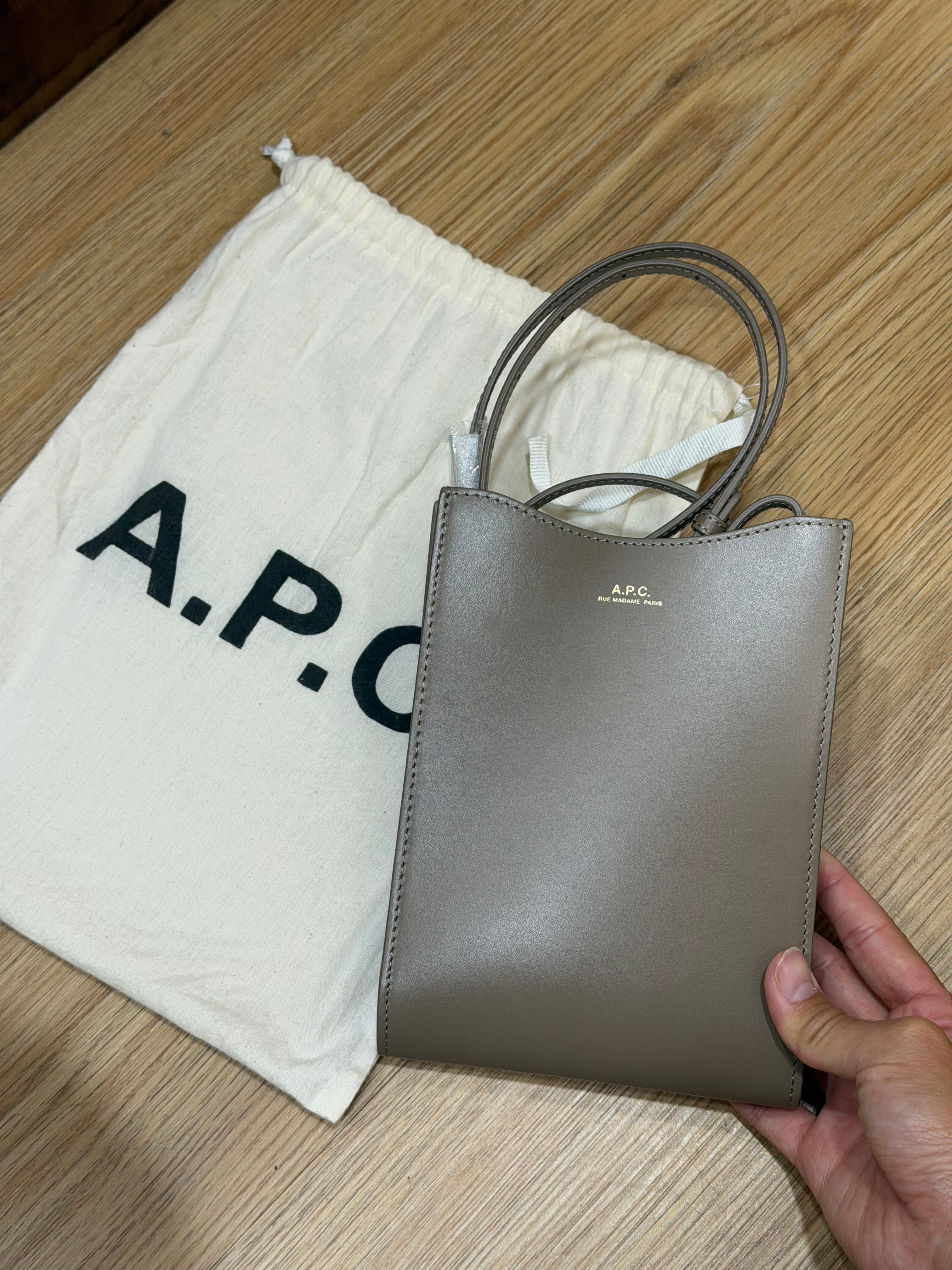 A.P.C. NECK POUCH JAMIE ショルダーバッグ グレー Jamie neck pouch - Smooth leather - A.P.C. accessories