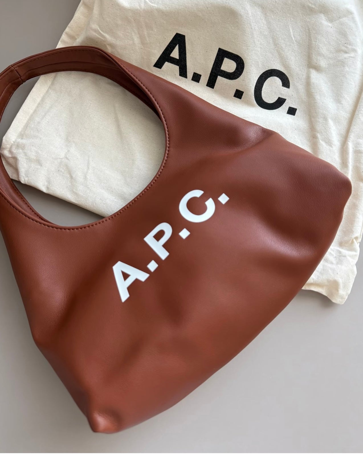 A.P.C. Baby Ninon Shoulder Bag［最新上架! 超可愛腋下袋!］