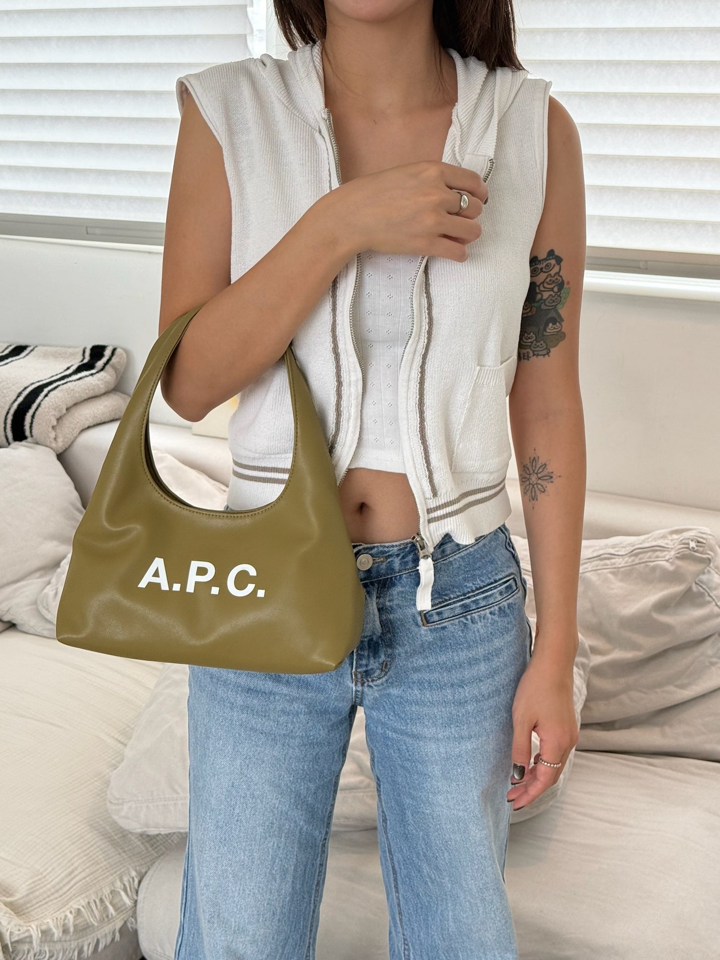 A.P.C. Baby Ninon Shoulder Bag［最新上架! 超可愛腋下袋!］