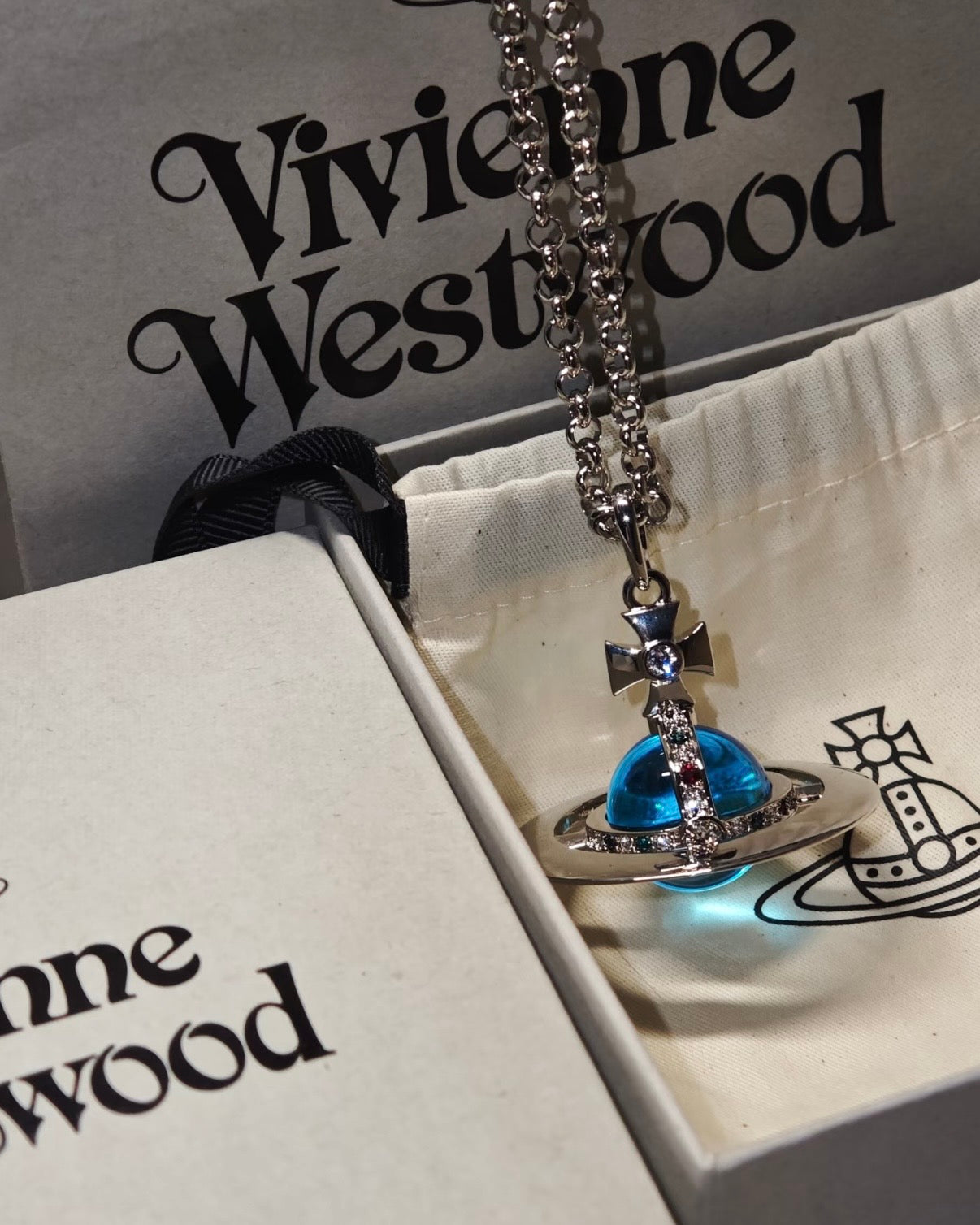 Vivienne Westwood ORB Pendant Crystal Necklace 海洋藍 [提早預訂優惠 絕美清澈透亮!]
