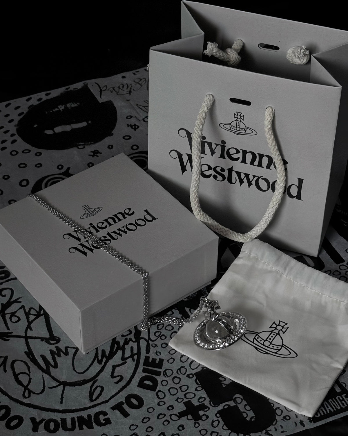 Vivienne Westwood Pina ORB Necklace  [絕美清透白鑽大星球]